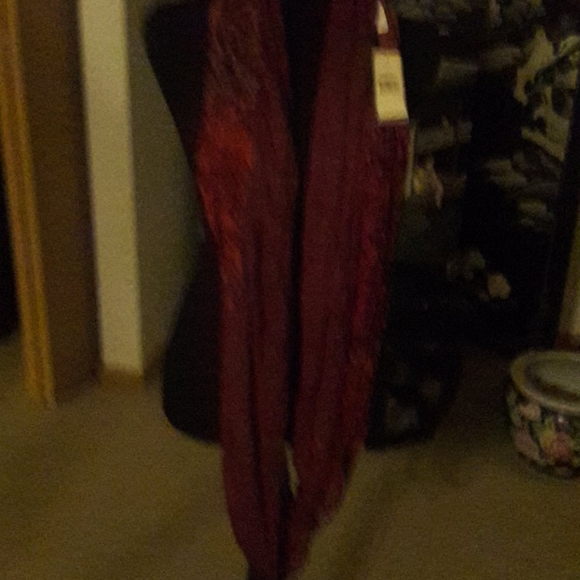 Scraf - Picture 2 of 2